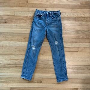 Women’s Levi’s Button Fly Ribcage Straight Leg Medium Wash Distressed Jeans 25